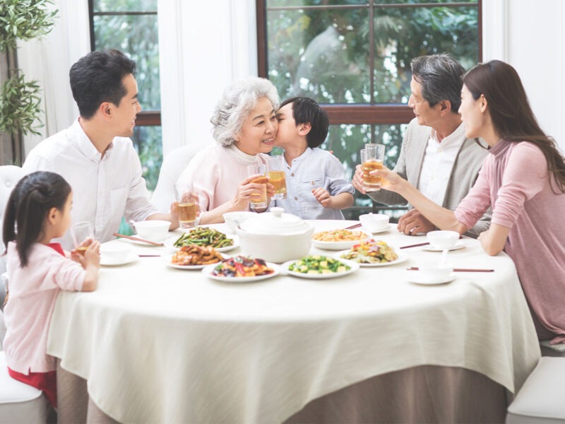家人進餐要歡愉